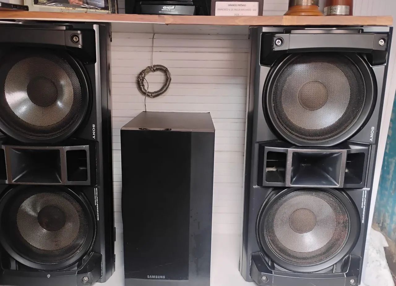 Vendo  2 caixa de som com excelente estado 