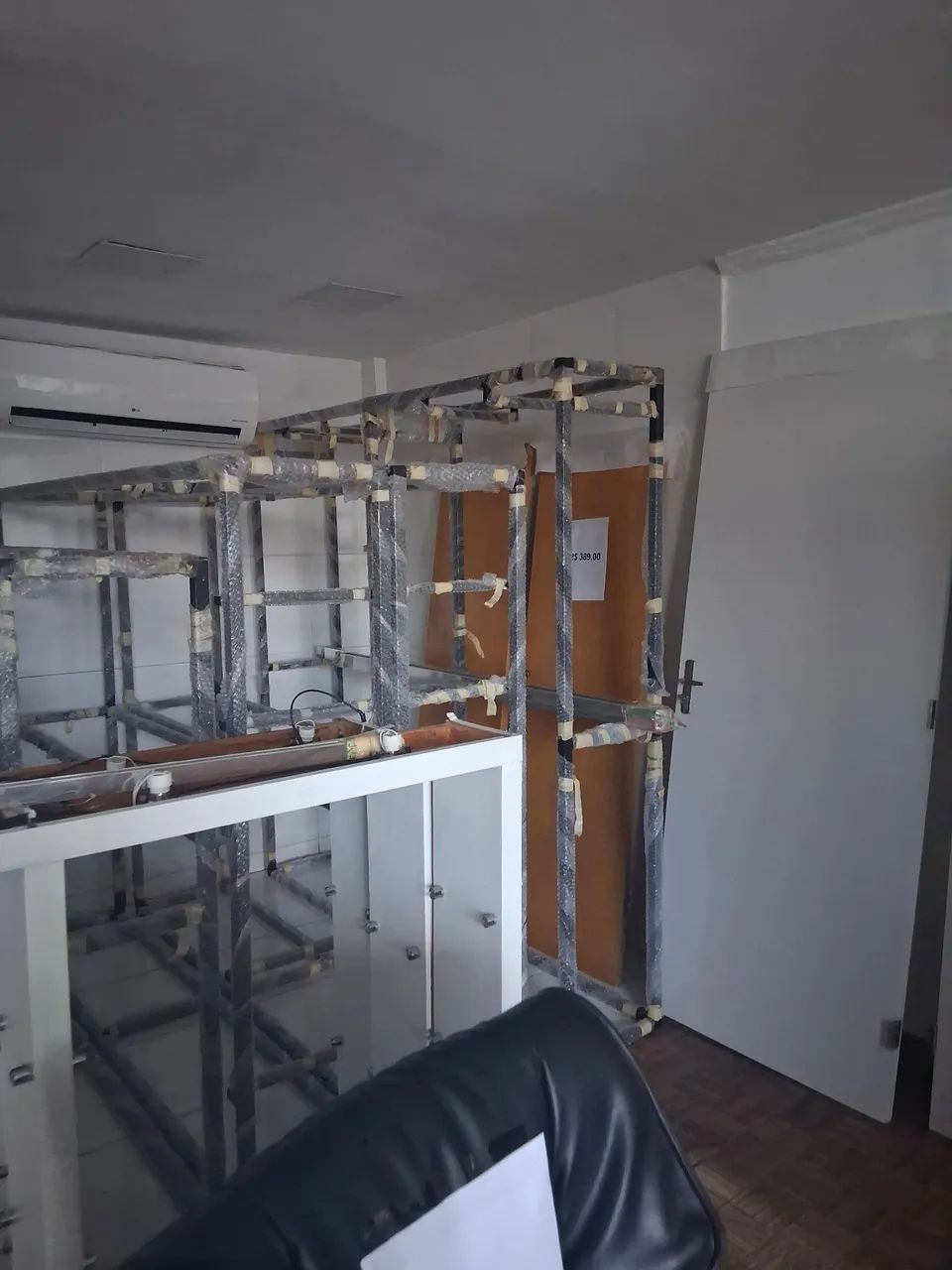 VENDE-SE Arara de ferro (para roupas) - Foto 2