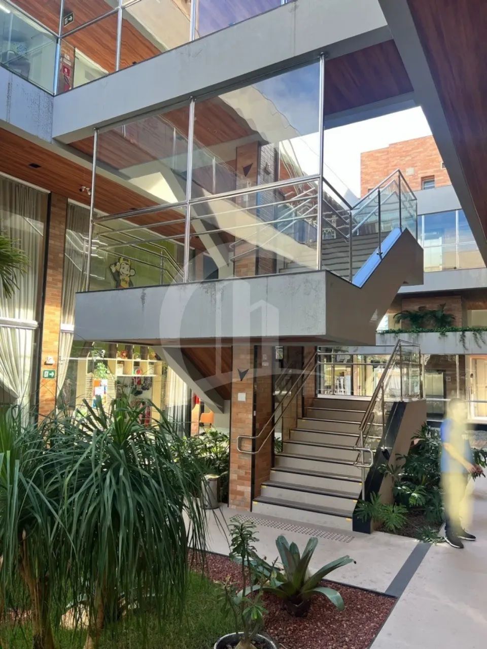 Loja Comercial Sofisticada de 112,98m² no L?Avenuee Mall ? Garcia - Foto 2