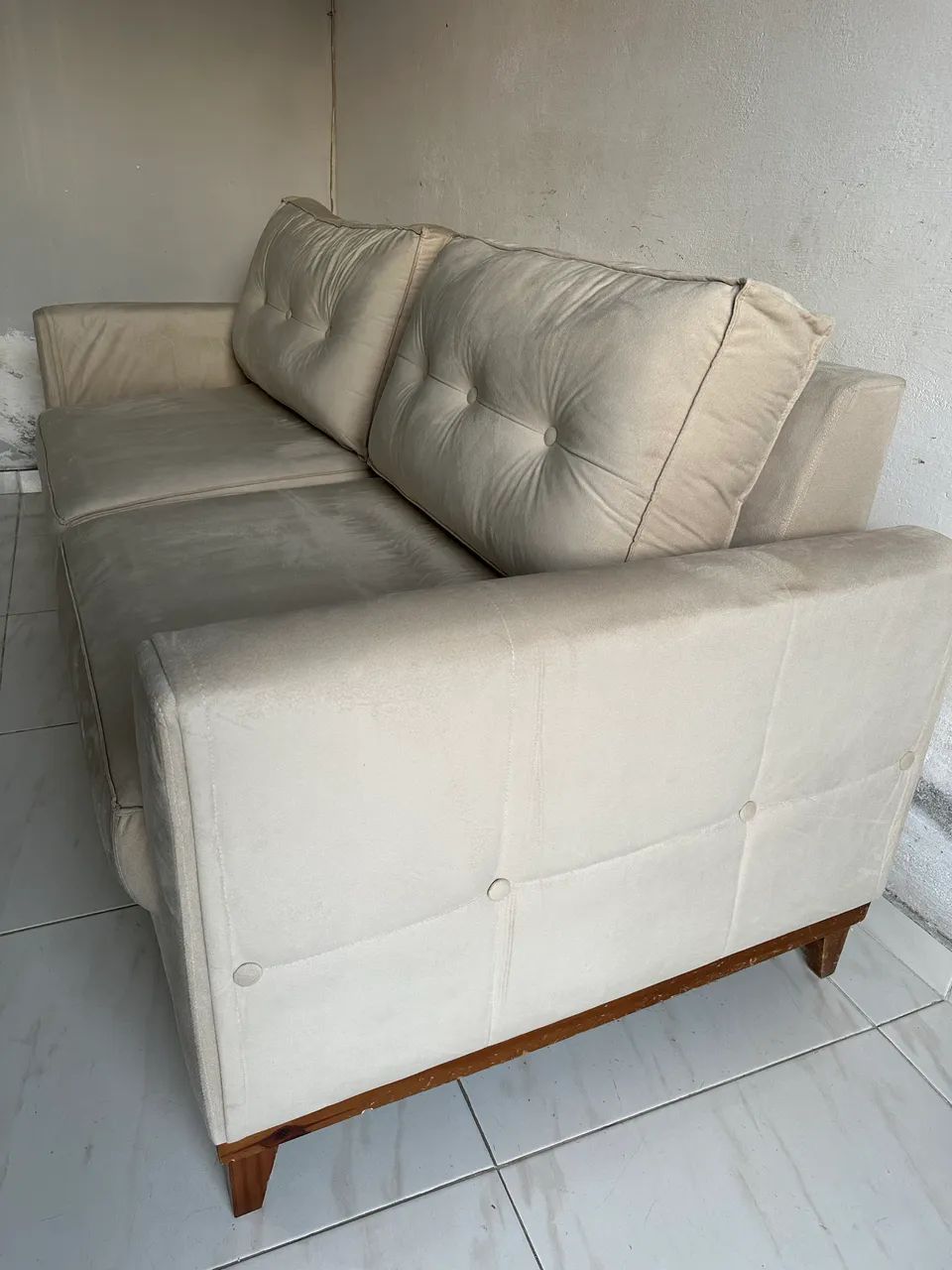 SOFÁ DE TRÊS LUGARES - BEJE CLARO - Foto 4