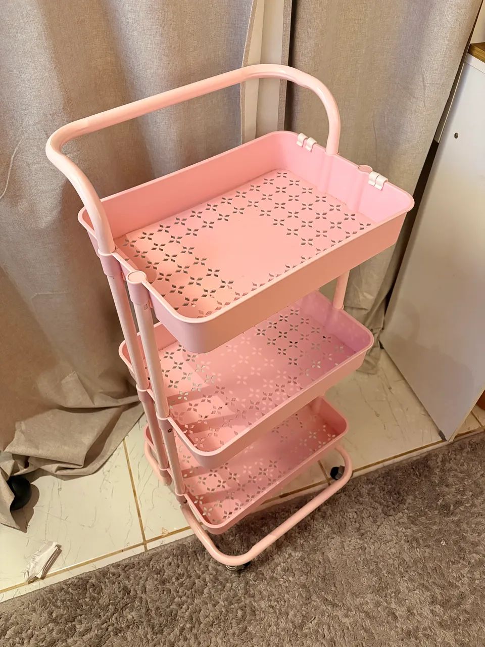 carrinho organizador cor de rosa 