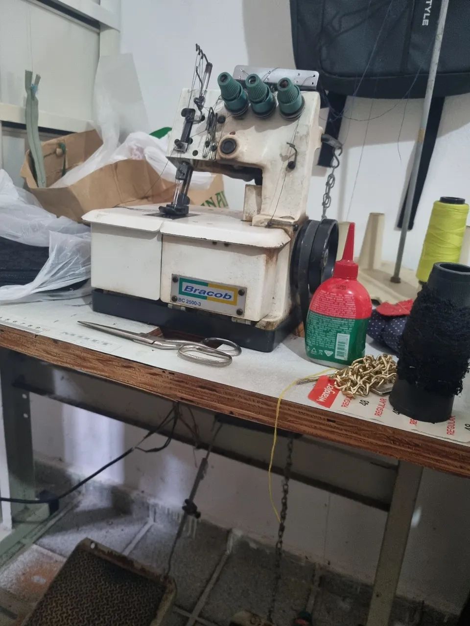 MÁQUINA COSTURA GALONEIRA BRACOB 2500