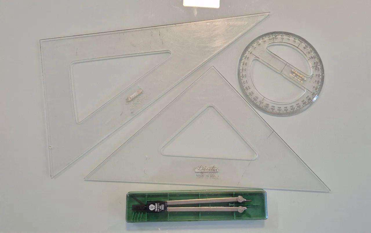Kit Arquiteto Desetec Trident esquadros, transferidor e compasso