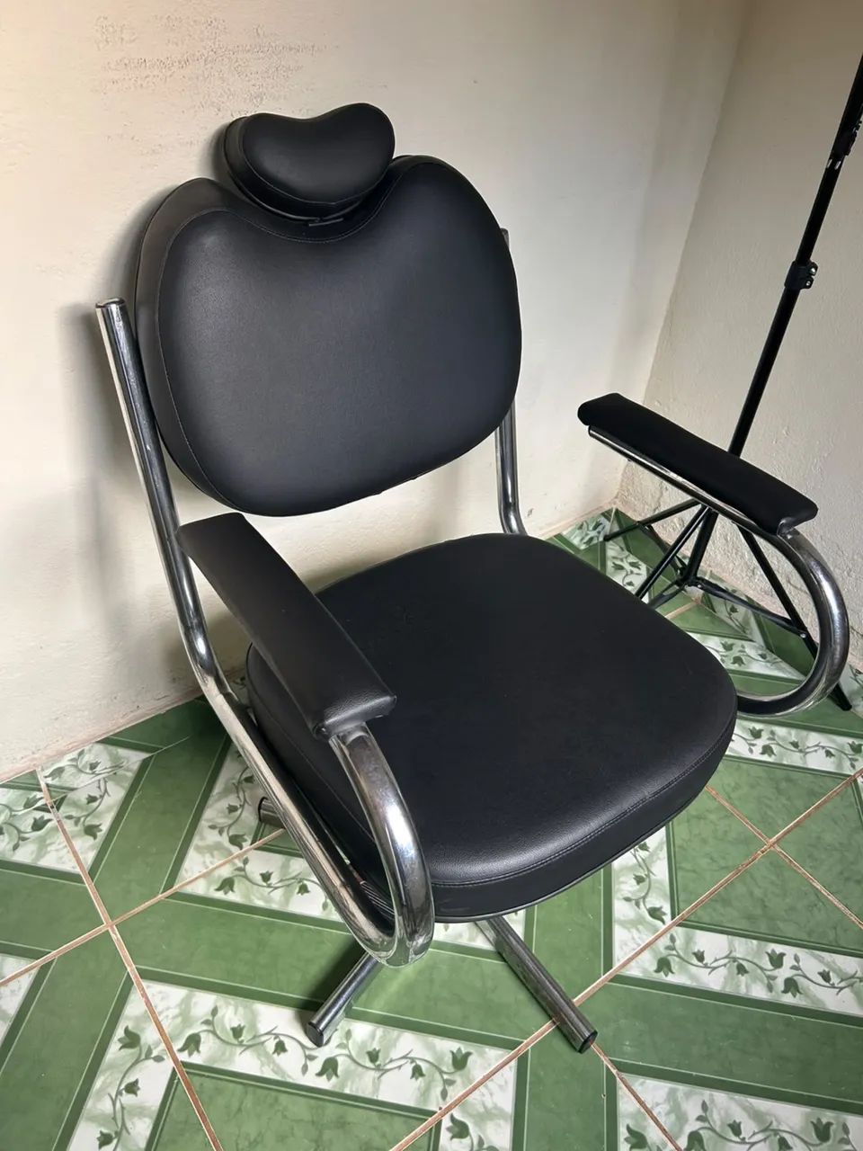 Vendo cadeira de sal ão  - Foto 2