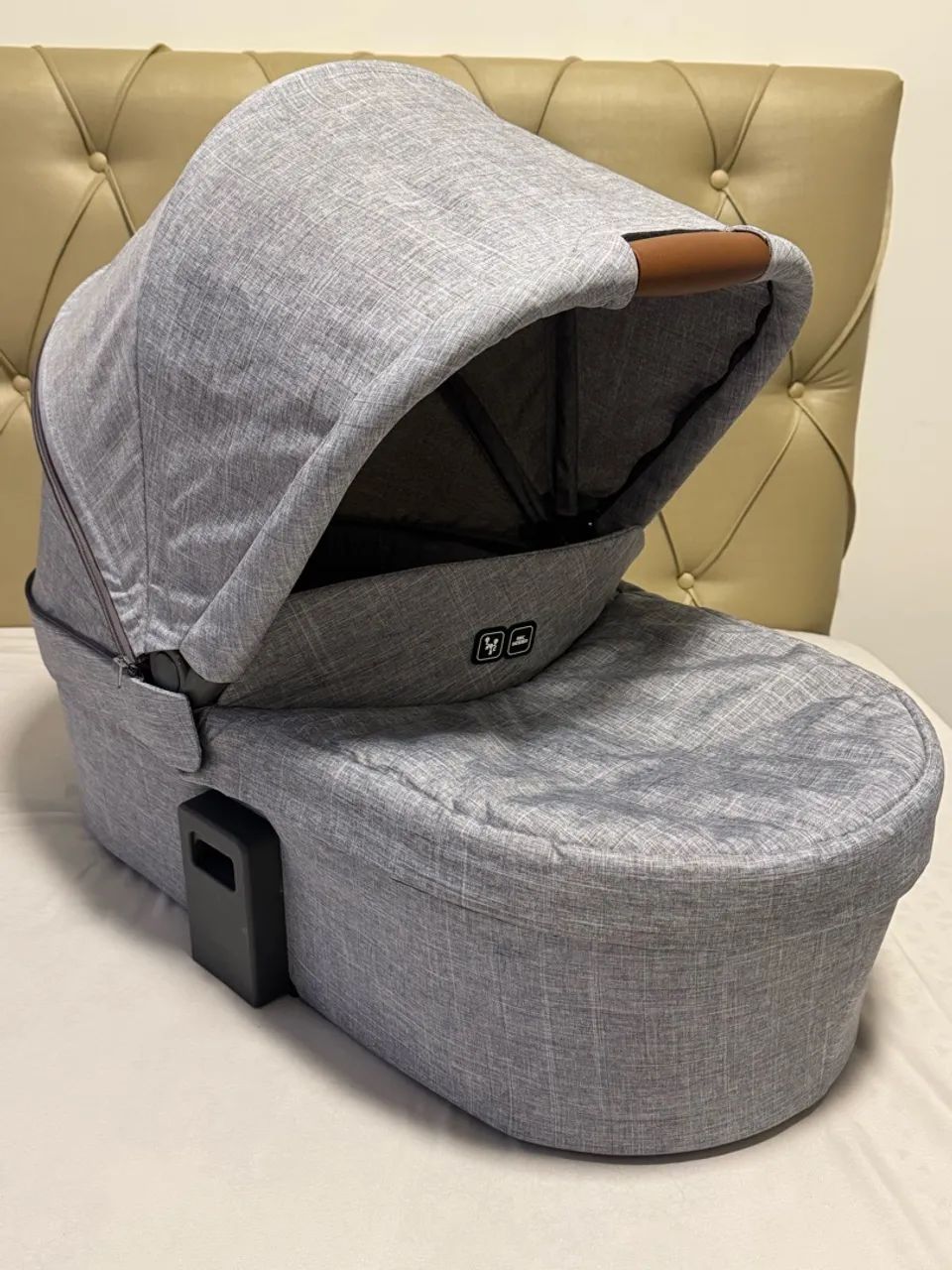 Carrinho de bebê COMO 4 com Moisés + Bebê Conforto - Foto 4