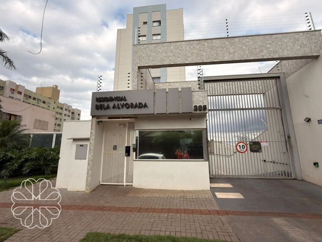 APARTAMENTO À VENDA - BELLA ALVORADA