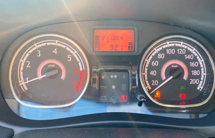 Renault Sandero Expression Hi-flex 1.6 8V 5P 2013 - Foto 5