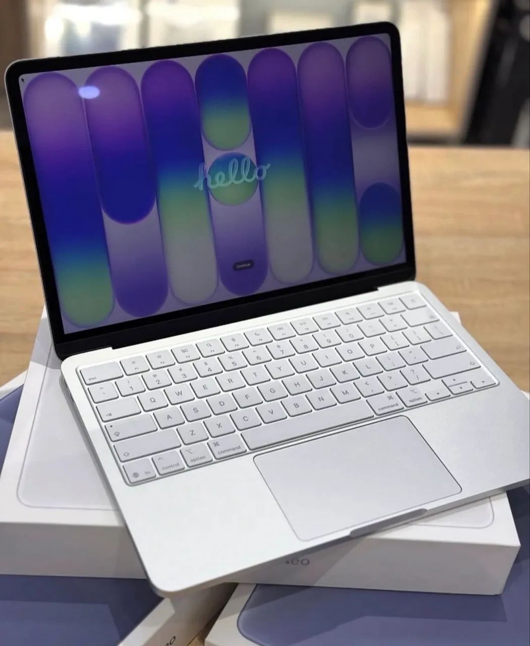 MacBook Neo 256GB シルバー MacBook Neo 256GB só ativado pra entrar no Brasil! ZERO