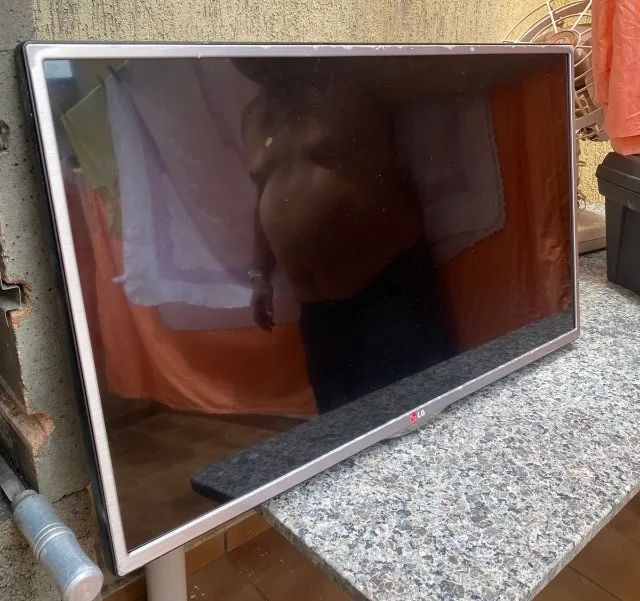 TV LG 32 Polegadas - Tela com Defeito - Foto 2