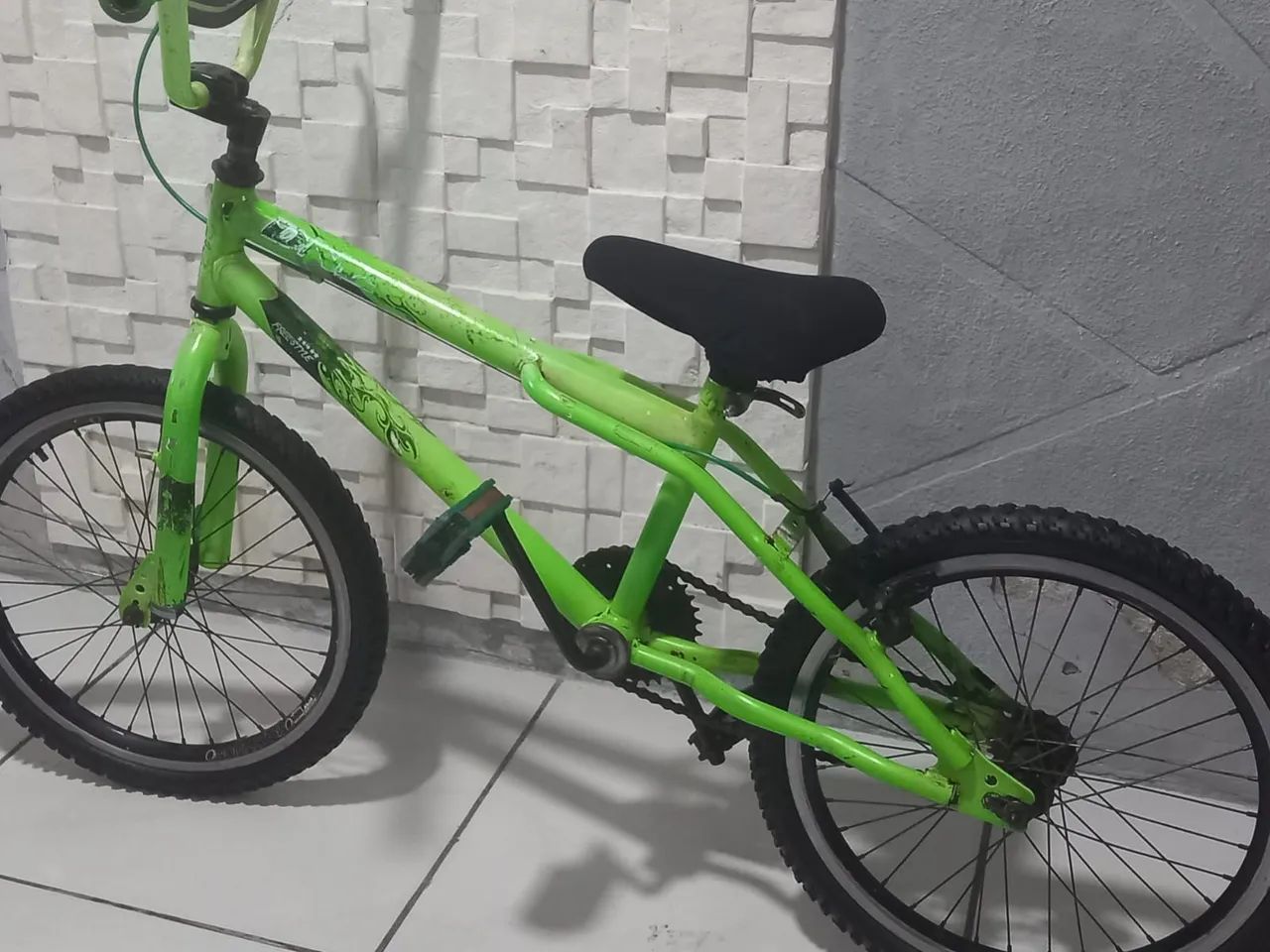 Bicicleta infantil Aro 20 toda ok - Foto 4