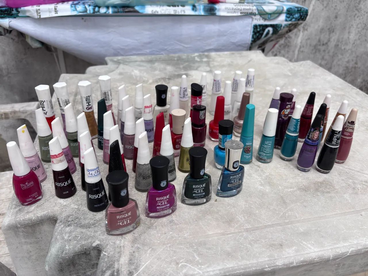 Kit com 60 esmaltes 