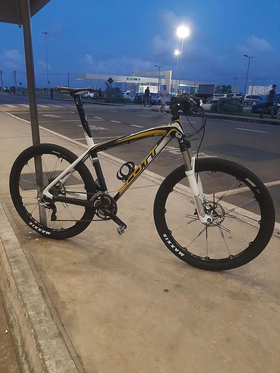 BICICLETA SCOTT SCALE RC ARO 26 (M)