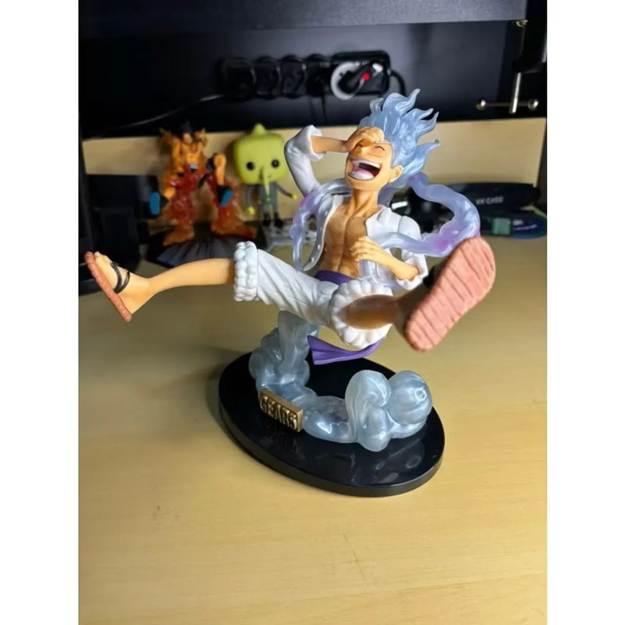 Action Figure Luffy Gear 5 Translúcida - Foto 5