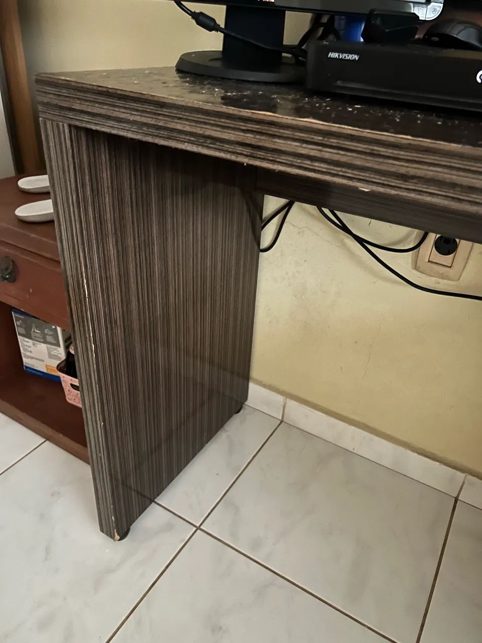Escrivaninha usada - Foto 2