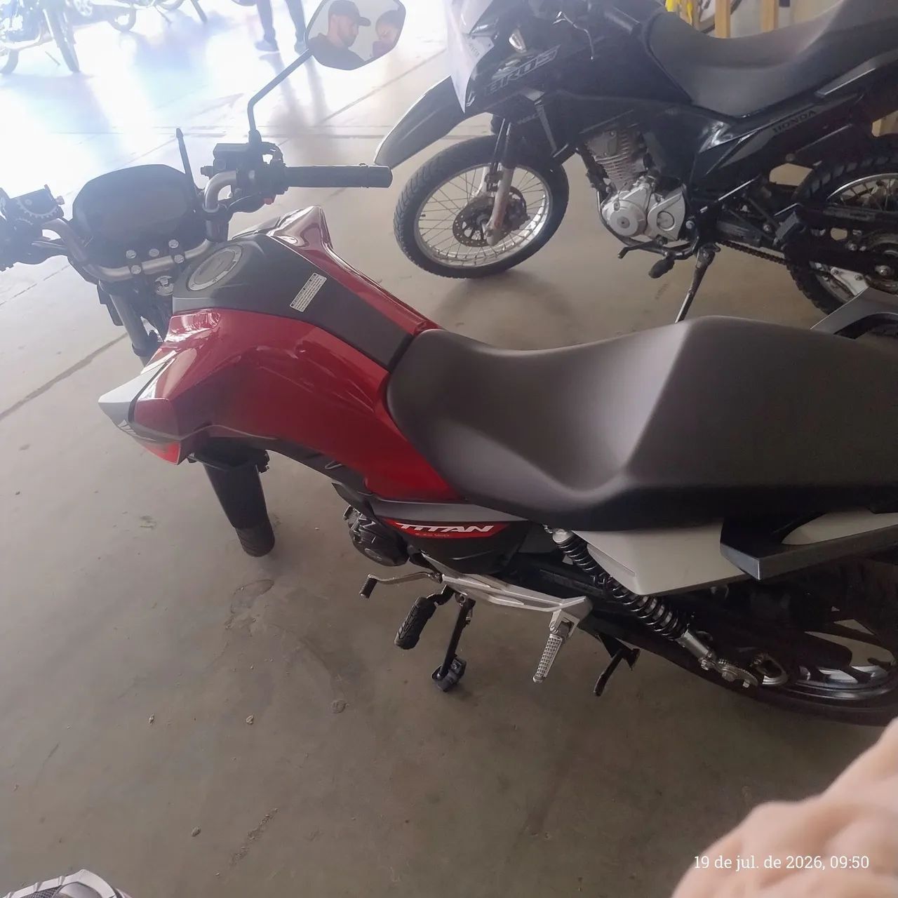 TITAN 160