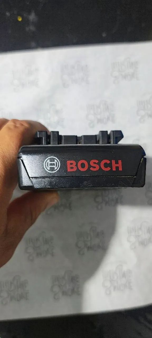 A bateria Bosch 18  sem defeito perfeita funcionando toda normal - Foto 4