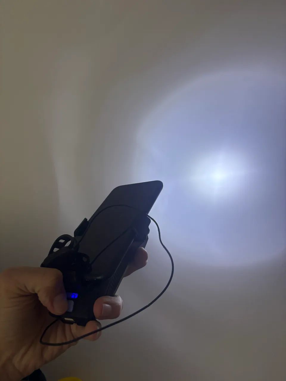Lanterna Led Para Bicicleta Com Suporte De Celular E Buzina
