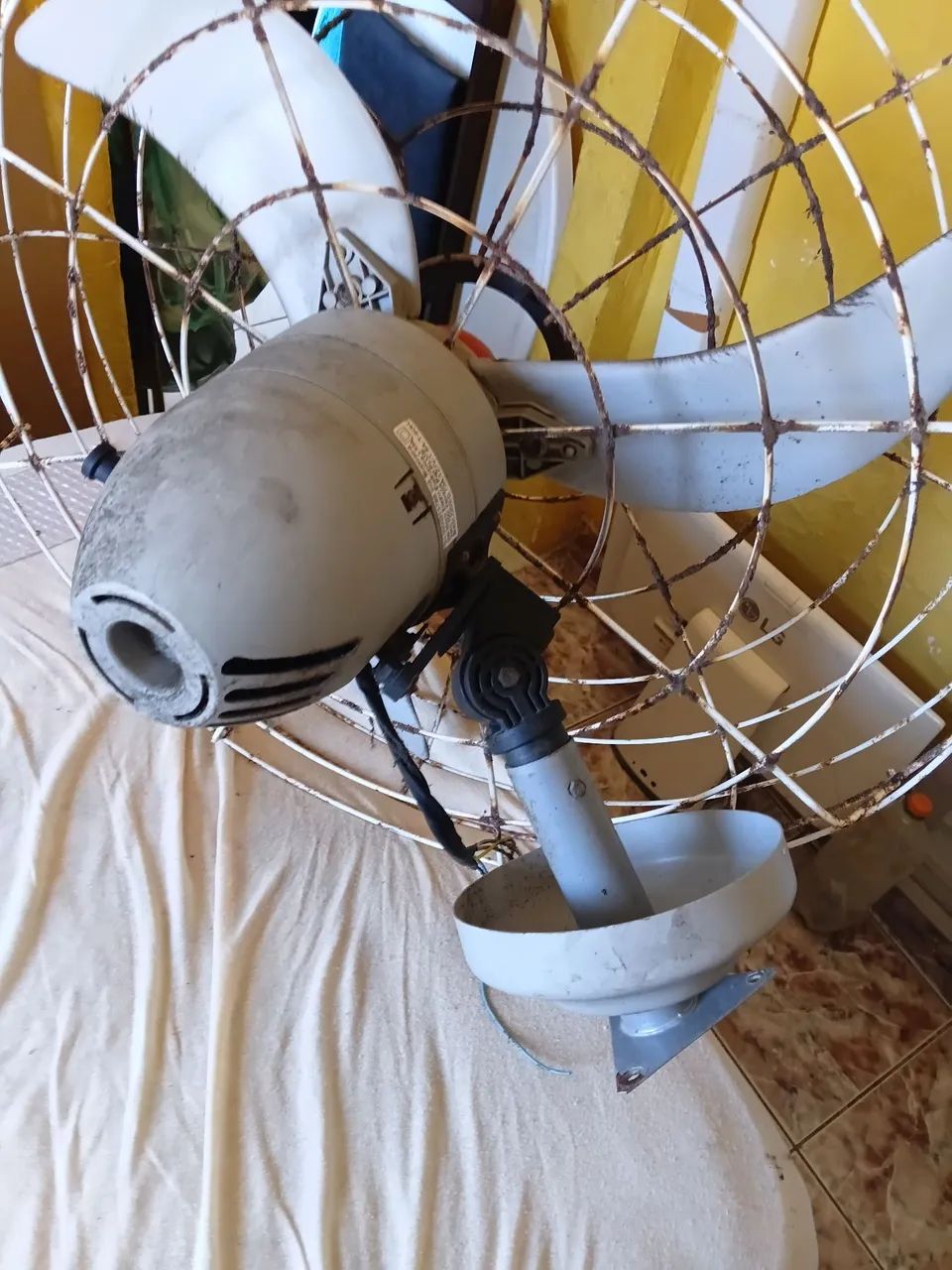 Ventilador de parede muito grande,e todo bom.,  para igreja,mercado ,falta chave ligar  - Foto 4