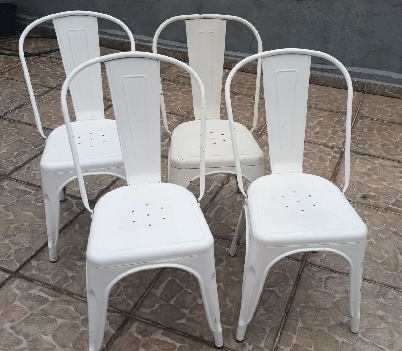 Cadeiras Tolix Brancas de Ferro - Estilo Industrial - Foto 4
