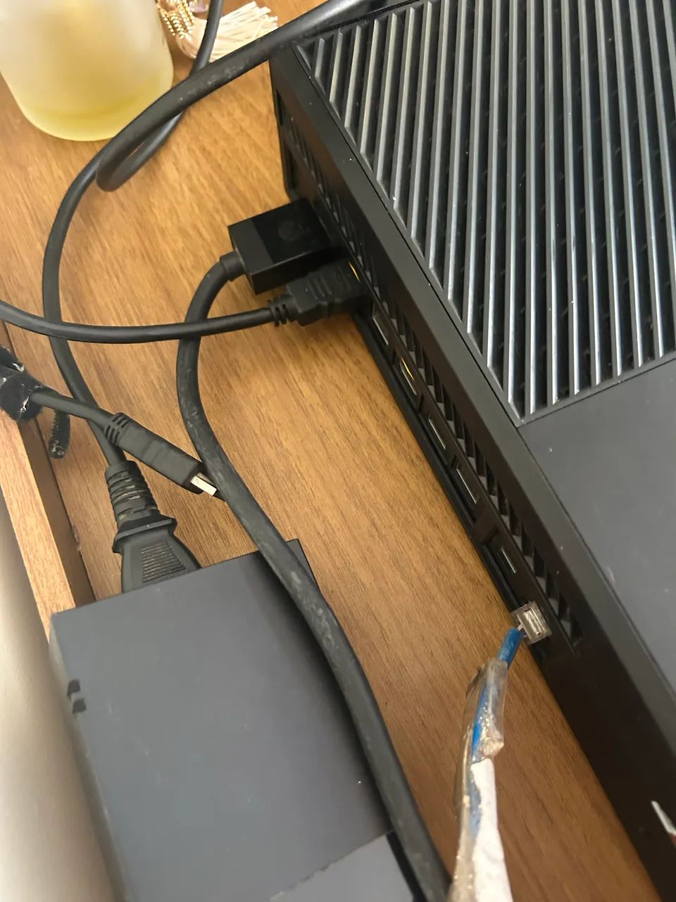 Xbox One Fat com 6 Jogos e 2 Controles - Foto 2