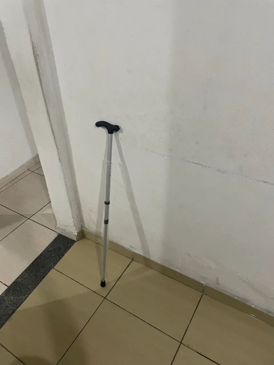     Bengala Ortopédica Regulável Nova e Pronta para Uso