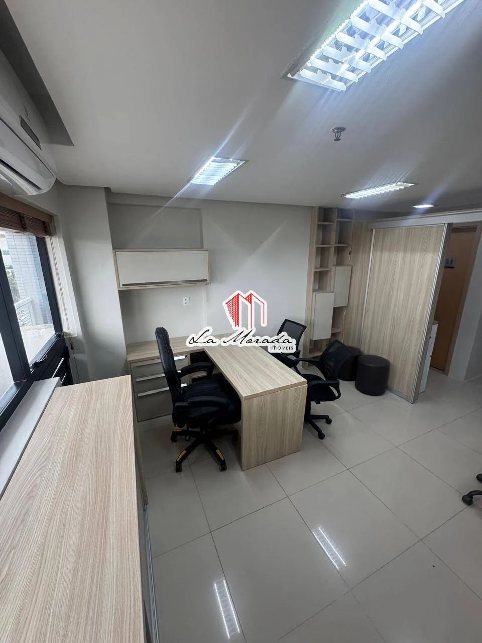 Fórum Business - Adrianópolis, 29m2, 1 vaga, Mobiliada!