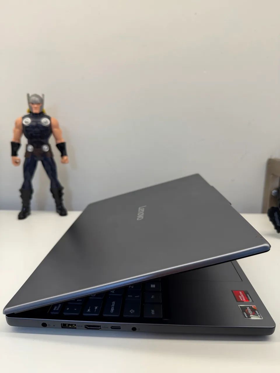Notebook Lenovo slim,notebook com 512 ssd, ryzen7 8 núcleos, 16Gb ram DDr5,placa de vídeo 