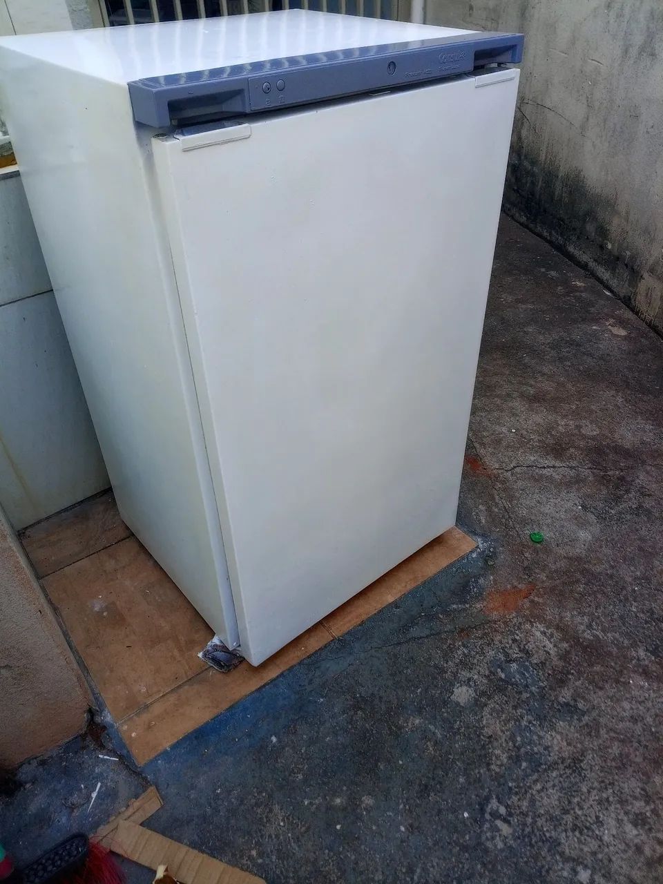 Frizer vertical  consul - Foto 2