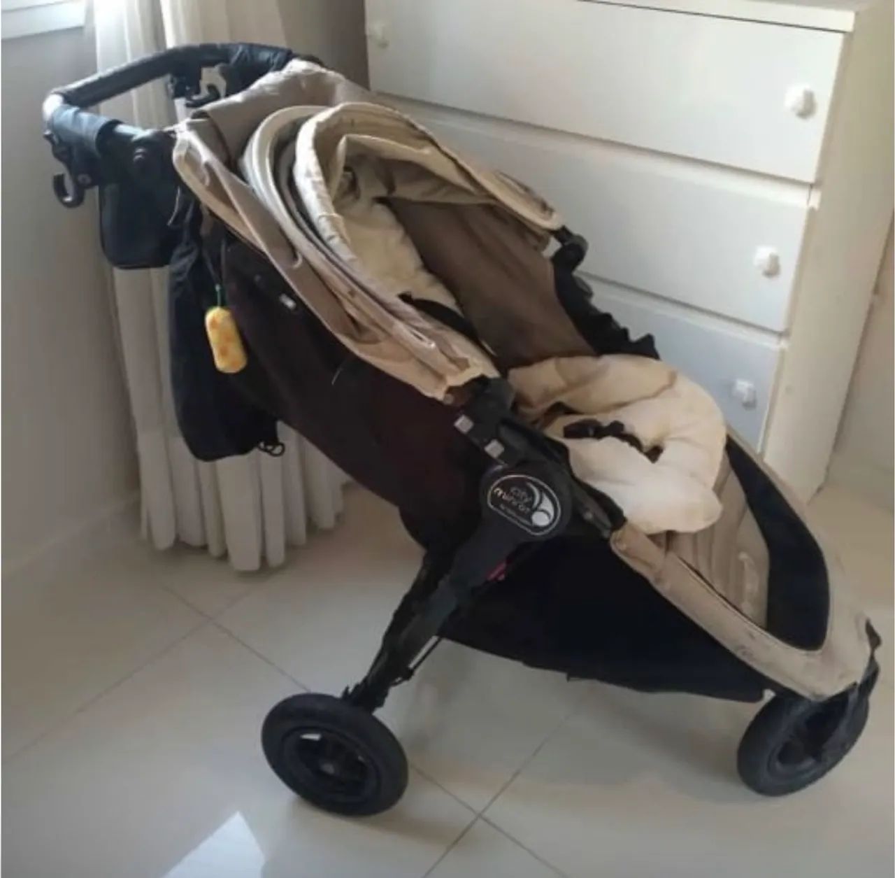 Carrinho de Bebê Mini City GT Bege - Conforto e Praticidade!