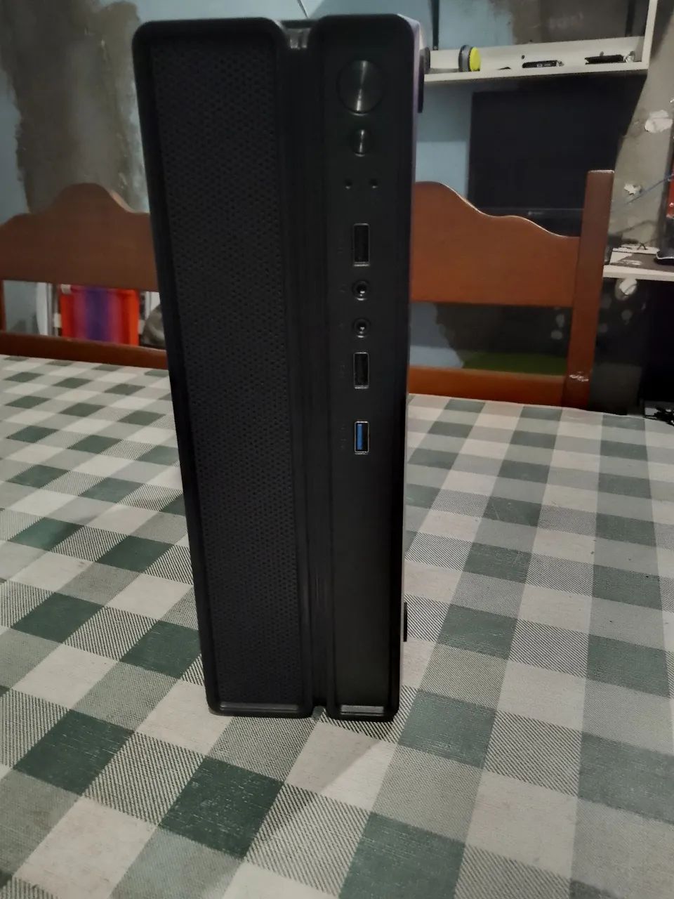 Pc compacto semi novo