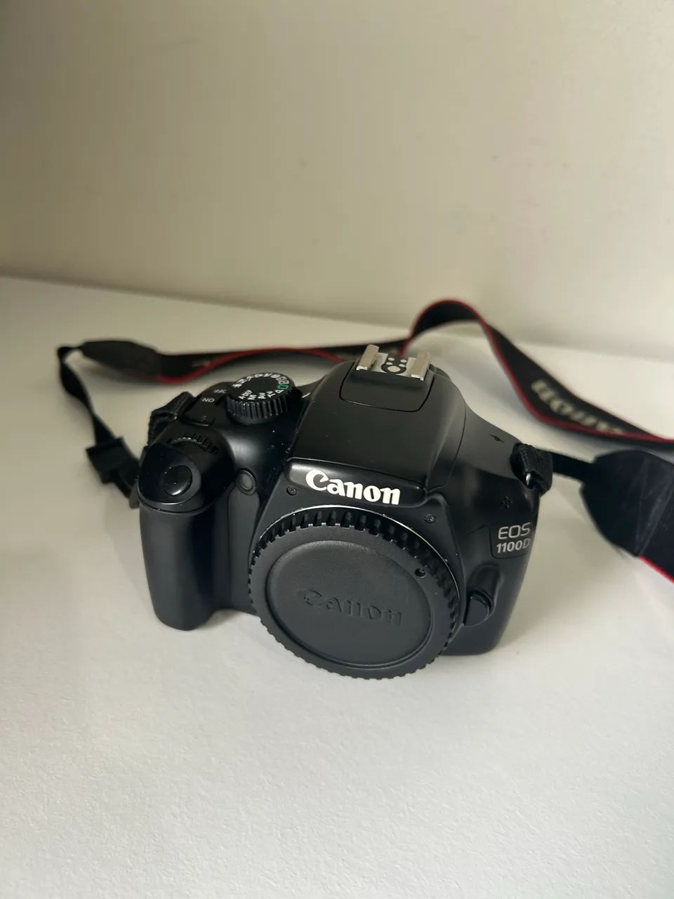 Câmera Cânon EOS 1100D