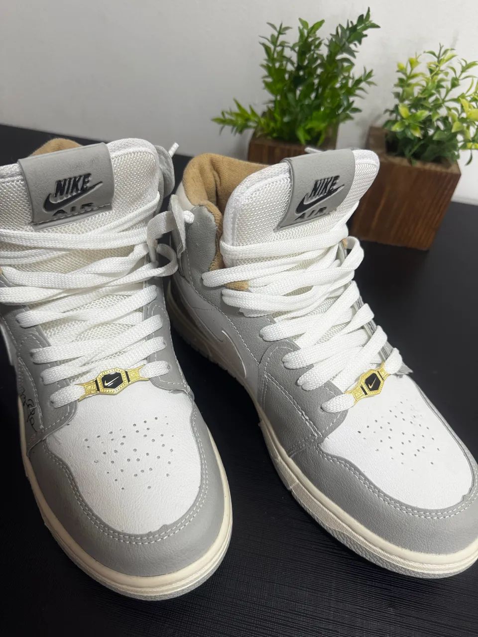 Tênis Nike (branco e cinza)  - Foto 4