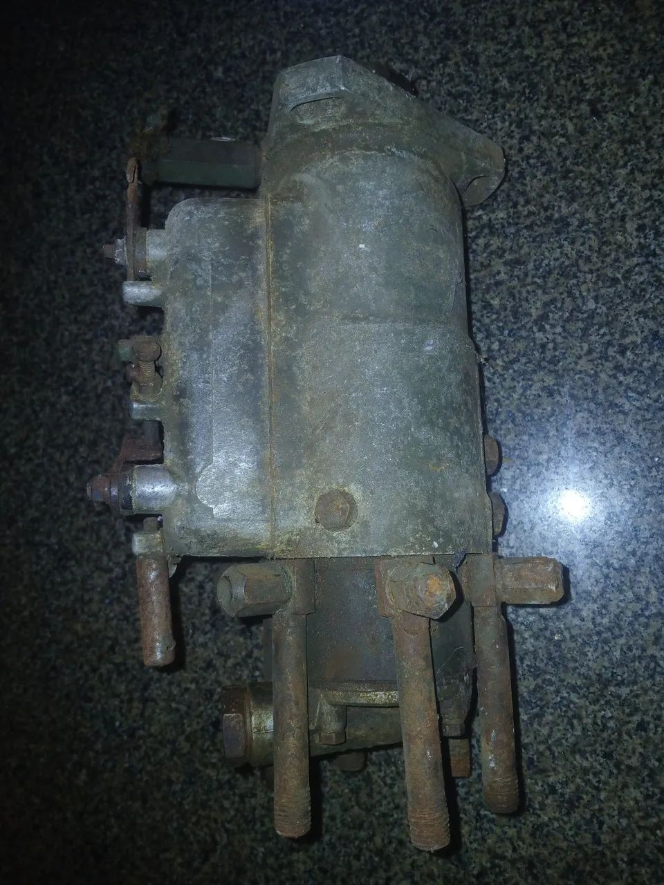 VENDO/TROCO UMA BOMBA INJETORA E UM MOTOR DE PARTIDA NO ESTADO Q SE ENCONTRA  - Foto 5