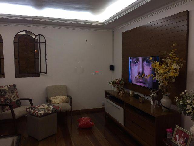 Linda Casa Colonial 3 QTS - Acabamento top - 3 Vagas - Ótima localização no Serrano