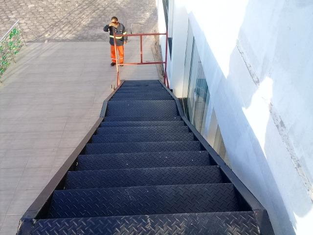 Montagem calhas de zincos e alumínios e telhados fabricação peças de inox - Foto 6