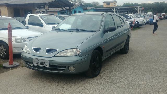 Megane Sedan Completo