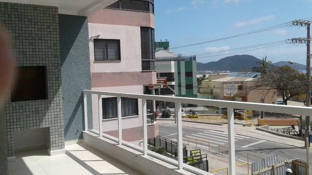 Frente Mar apartamento alto padrão 2dorm C/piscina e salão de festas no terraço - Foto 2