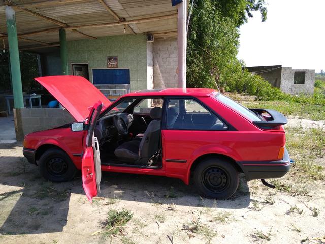 Escort XR3 1.6 álcool
