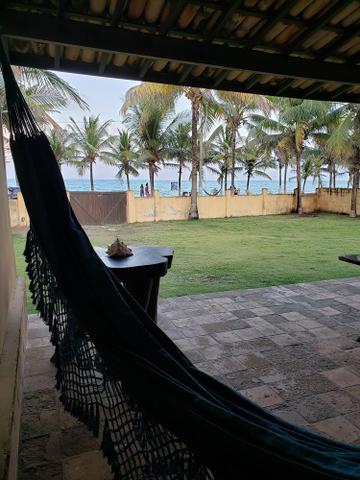 Linda e ampla casa à beira mar - Foto 18