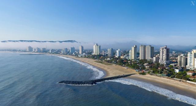 Apartamentos Frente Mar no Centro de Balneário Piçarras - Foto 5