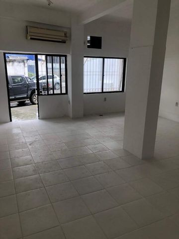 Augo: Loja Rio Vermelho - 48m2 - Edf. Eduana na Rua do Colégio Manoel Devoto