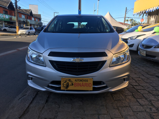 Onix joye 1.0 2017 muito novo km baixo - Foto 2
