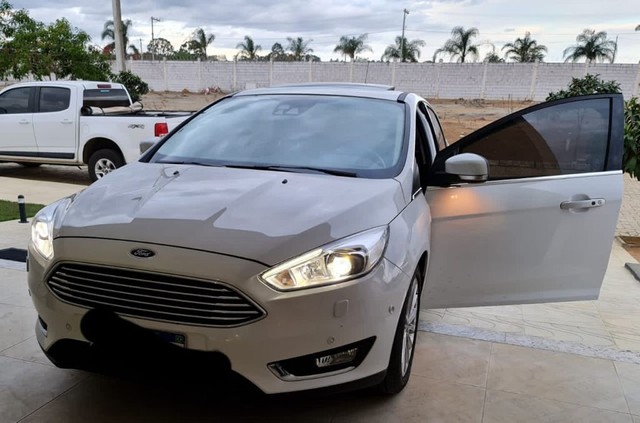 FORD FOCUS TITANIUM