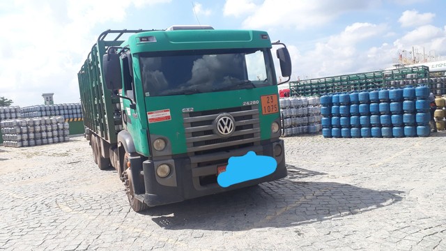 VENDO CAMINHÃO