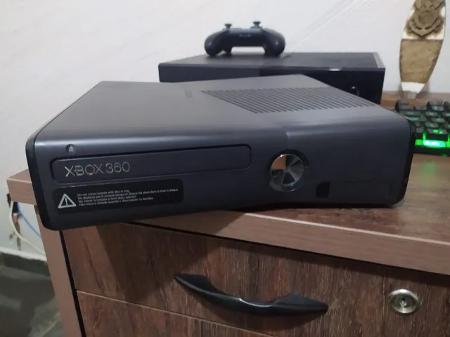 Xbox 360 Travado, 256 Gb com Jogos,, Console de Videogame Microsoft Usado  94441457