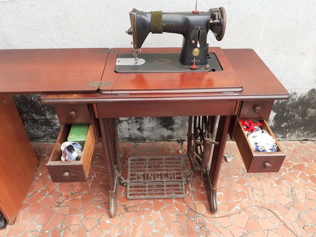 Máquina de costura singer Antiga  - Foto 3