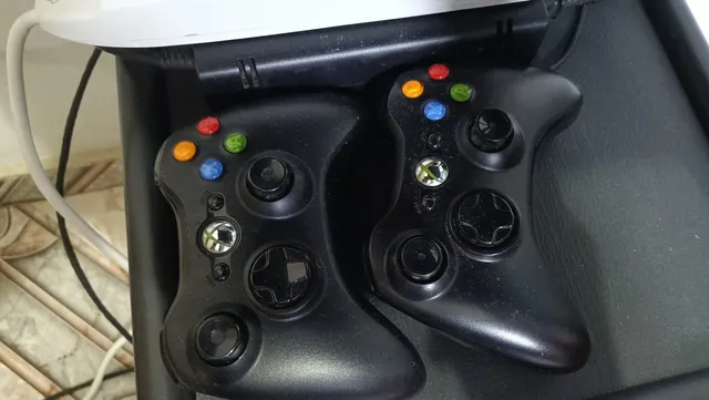 Xbox 360 DESTRAVADO com 1 controle HD 1TB COM 650 JOGOS E 20000