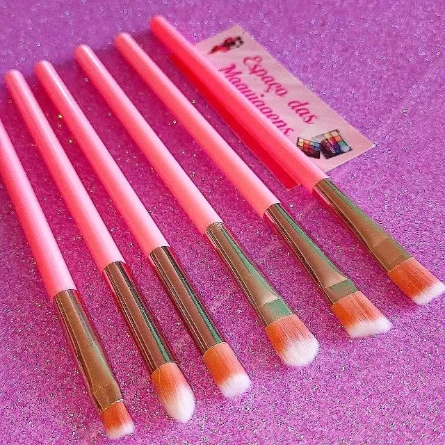 Maleta Rosa Recheada de Maquiagem e Acessórios - Foto 5