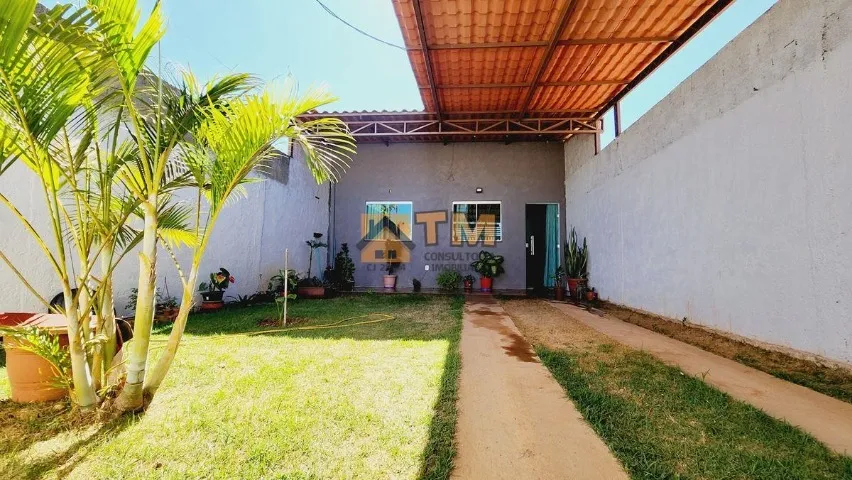 Excelente Casa com 2 Quartos, Suite, Proximo Supermercado Conquista