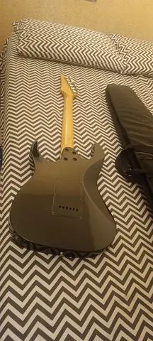 Guitarra Golden com case acolchoado  - Foto 3